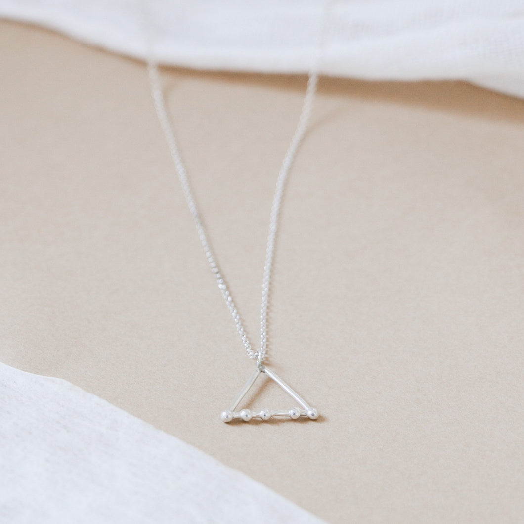 Collar Triangle YES Plata